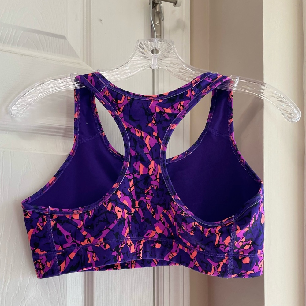 Nike, DriFit Sports Bra, Size Large (L) - Picture 3 of 7